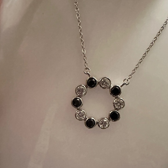 New! Elegant Black and Silver Circle Necklace with Crystals - Picture 5 of 6